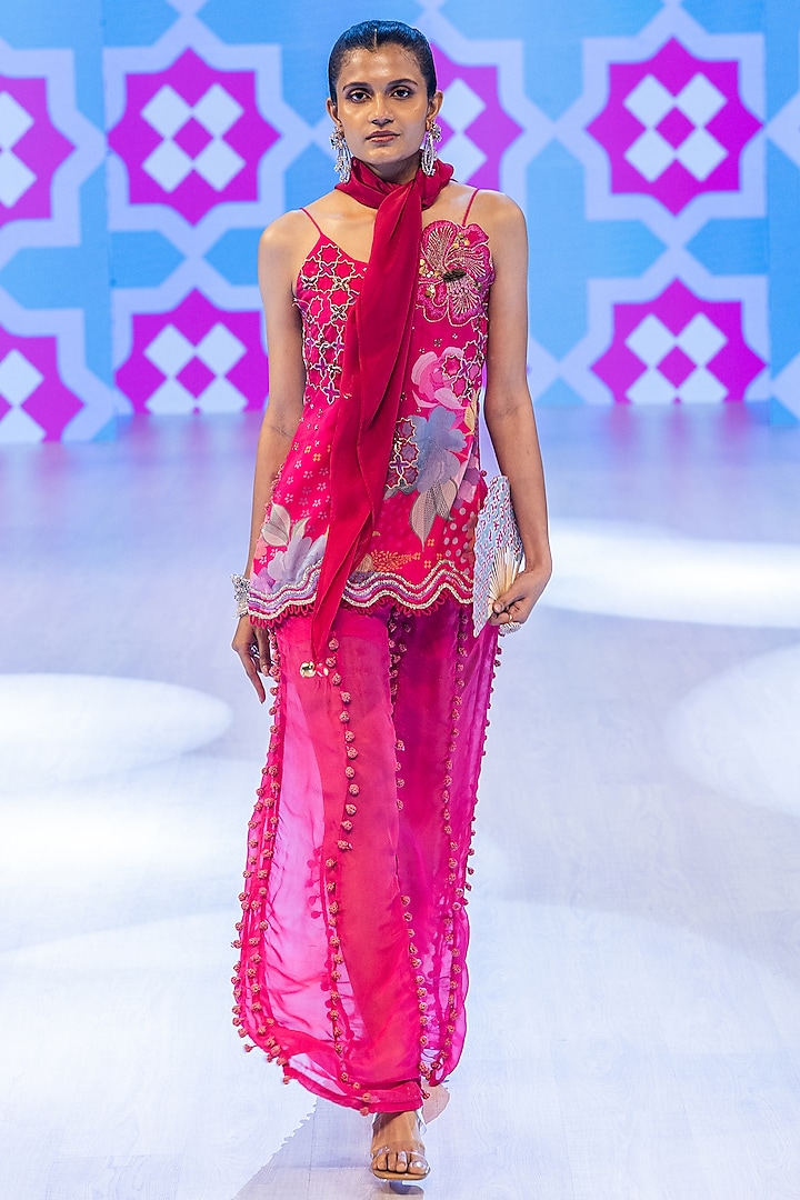 Fuchsia Pink Organza Floral Thread Embroidered Kurta Set by Rishi & Vibhuti at Pernia's Pop Up Shop