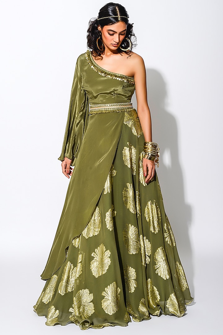 Olive Green & Golden Embroidered Skirt Set by Rishi & Vibhuti at Pernia's Pop Up Shop