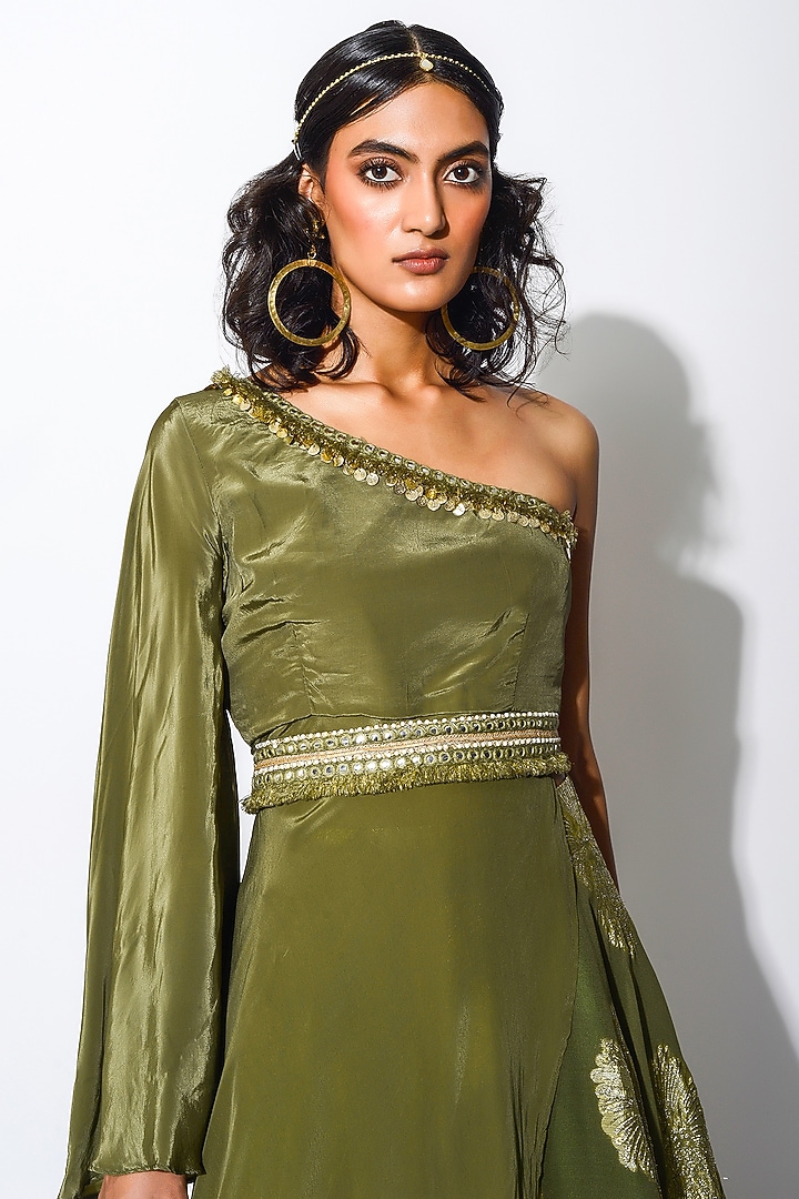 Olive Green & Golden Embroidered Skirt Set by Rishi & Vibhuti at Pernia's Pop Up Shop