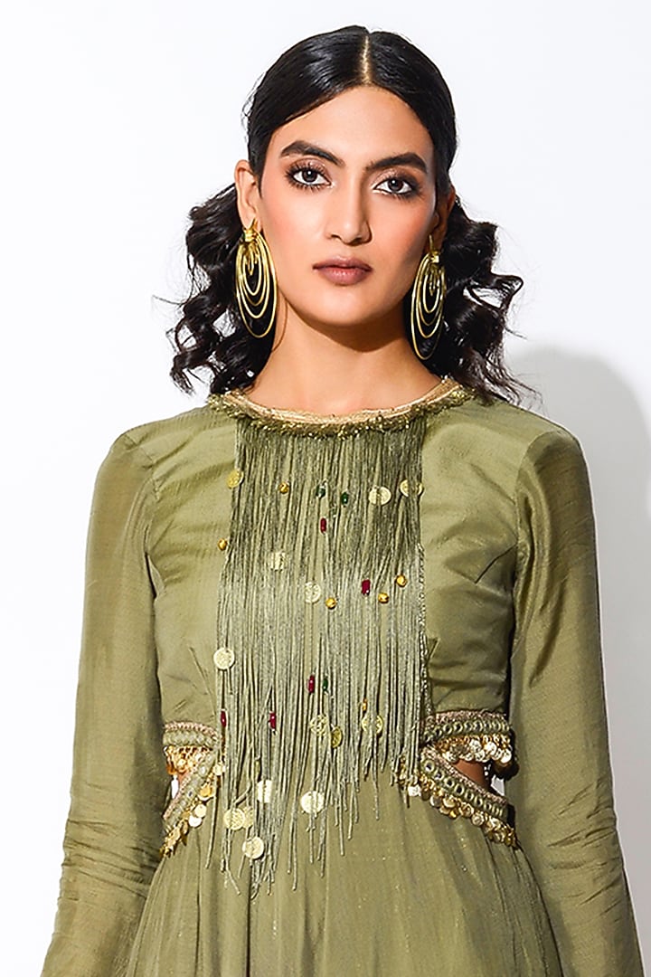 Olive Green & Golden Crepe Embroidered Kurta Set by Rishi & Vibhuti at Pernia's Pop Up Shop