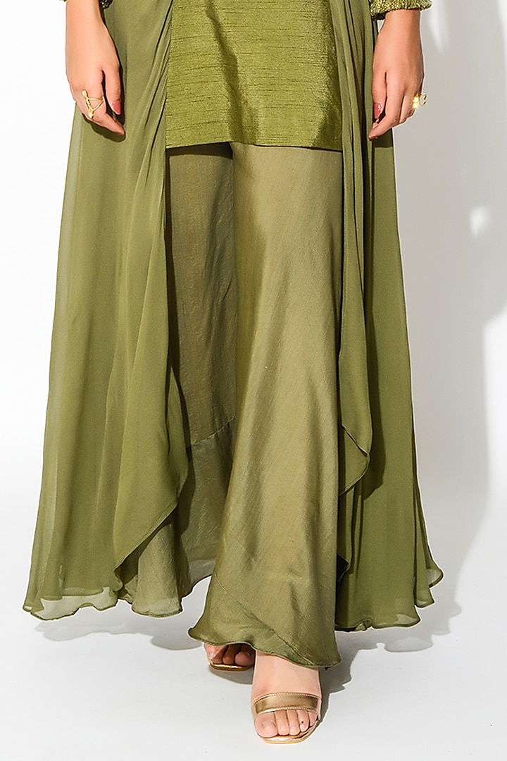 Olive Green & Golden Raw Silk Kurta Set by Rishi & Vibhuti at Pernia's Pop Up Shop