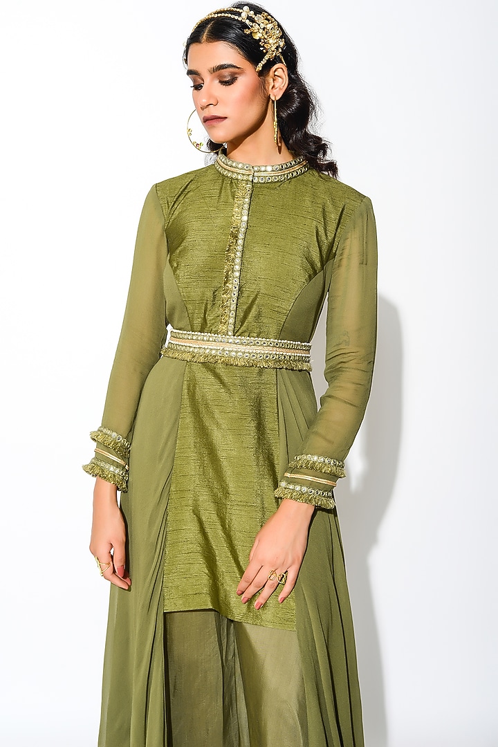 Olive Green & Golden Raw Silk Kurta Set by Rishi & Vibhuti at Pernia's Pop Up Shop