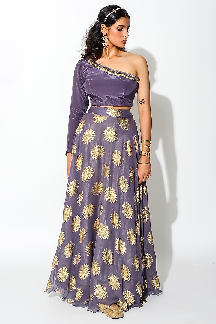 Mauve Embroidered Skirt Set by Rishi & Vibhuti at Pernia's Pop Up Shop