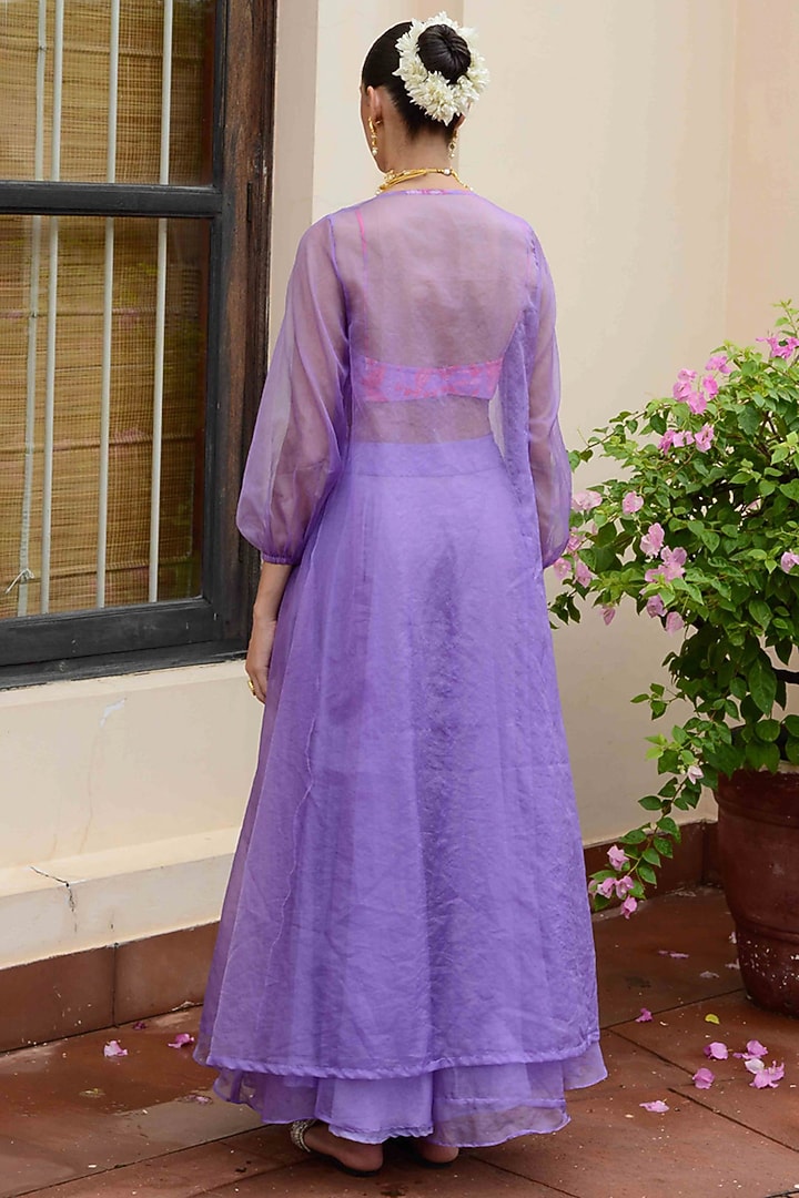 Lilac & Pink Crepe & Organza Embroidered Wedding Lehenga Set by Rishi & Vibhuti at Pernia's Pop Up Shop
