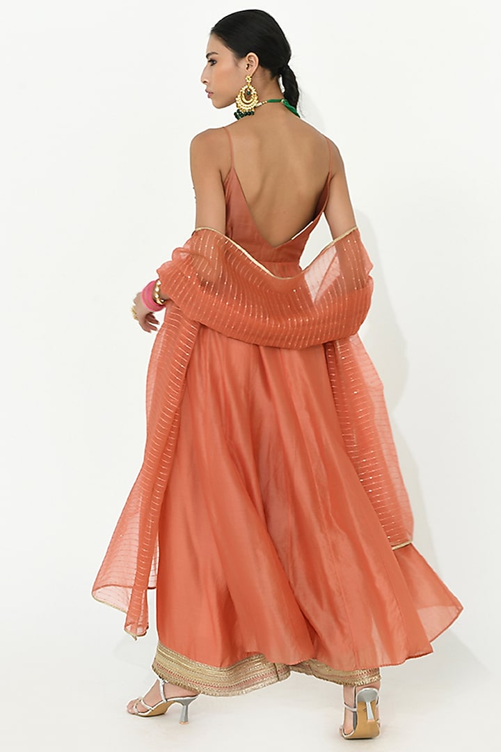 Coral- Rose Chanderi Embroidered Wedding Anarkali Set by Rishi & Vibhuti at Pernia's Pop Up Shop