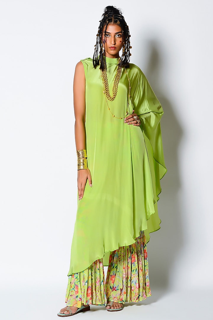 Mint Crepe Floral Printed Pant Set by Rishi & Vibhuti at Pernia's Pop Up Shop