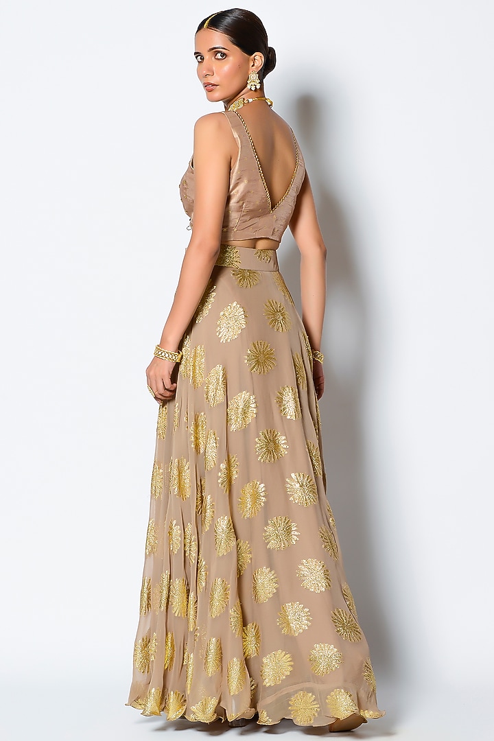 Golden Embroidered Circular Skirt Set With Cape by Rishi & Vibhuti at Pernia's Pop Up Shop