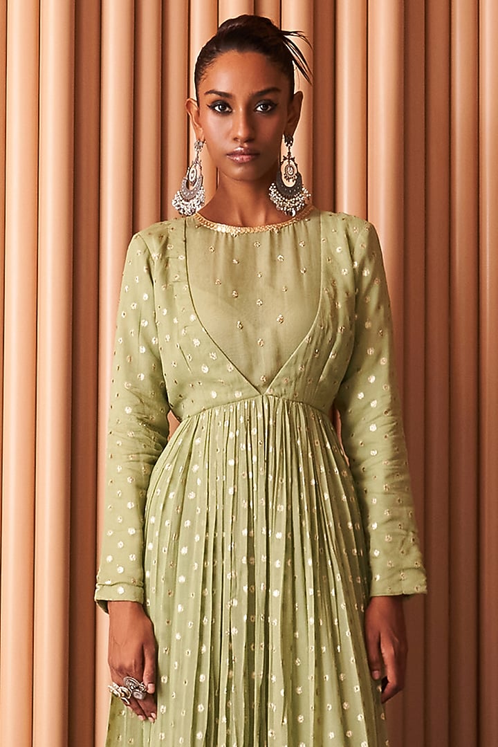 Mint Green Organza & Chanderi Embroidered Kurta Set by Rishi & Vibhuti at Pernia's Pop Up Shop