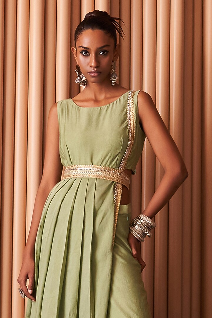 Mint Green Chanderi Embroidered Kurta Set by Rishi & Vibhuti at Pernia's Pop Up Shop