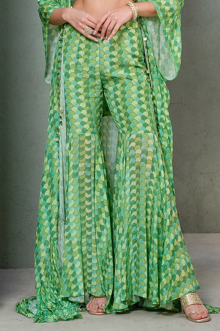 Green Crepe Printed Cape Set by Rishi & Vibhuti at Pernia's Pop Up Shop