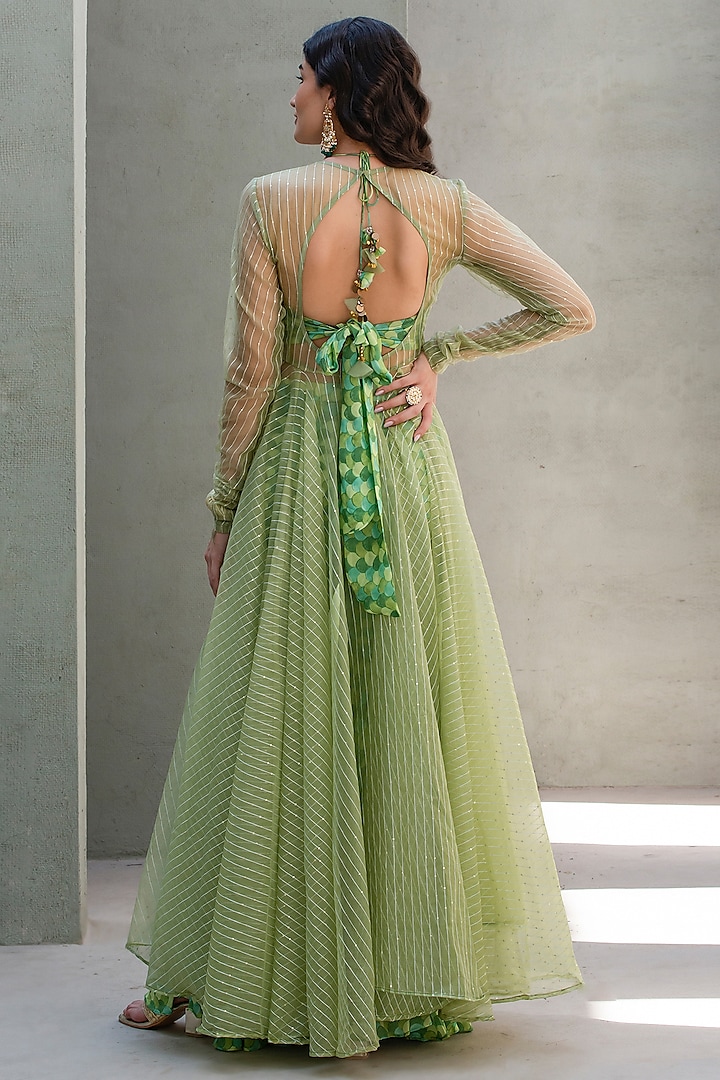 Green Organza & Crepe Cape Set by Rishi & Vibhuti at Pernia's Pop Up Shop