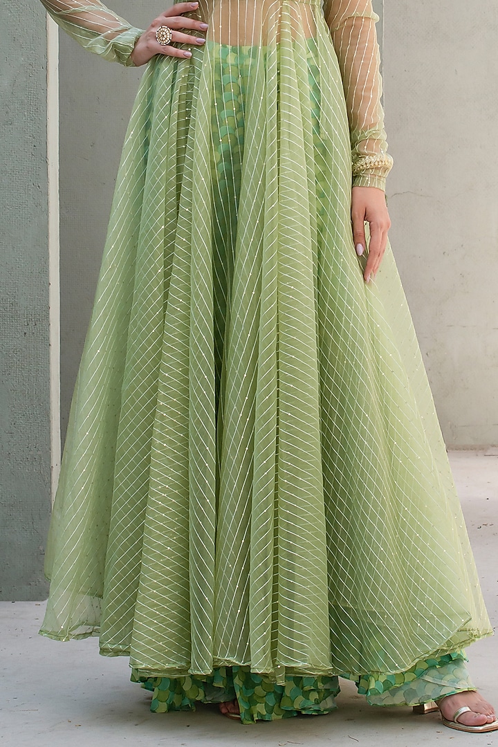 Green Organza & Crepe Cape Set by Rishi & Vibhuti at Pernia's Pop Up Shop