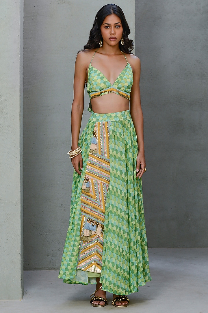Green Crepe Printed Wedding Lehenga Set by Rishi & Vibhuti at Pernia's Pop Up Shop