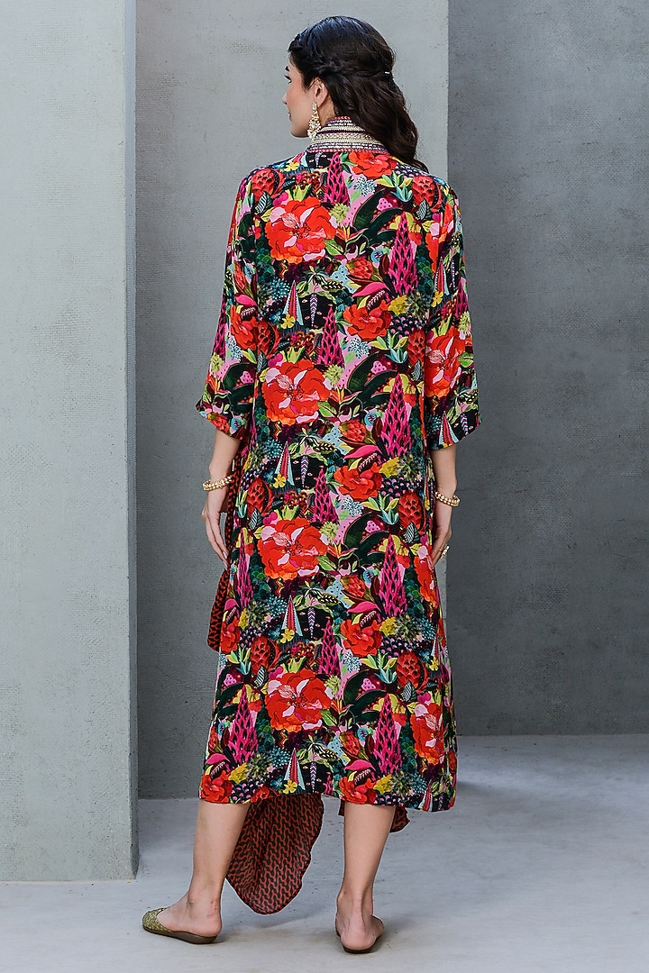 Black & Red Crepe Printed Kurta by Rishi & Vibhuti at Pernia's Pop Up Shop