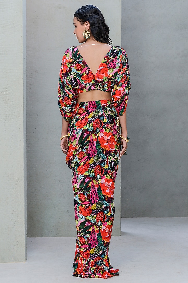 Black Crepe Printed Skirt Set by Rishi & Vibhuti at Pernia's Pop Up Shop