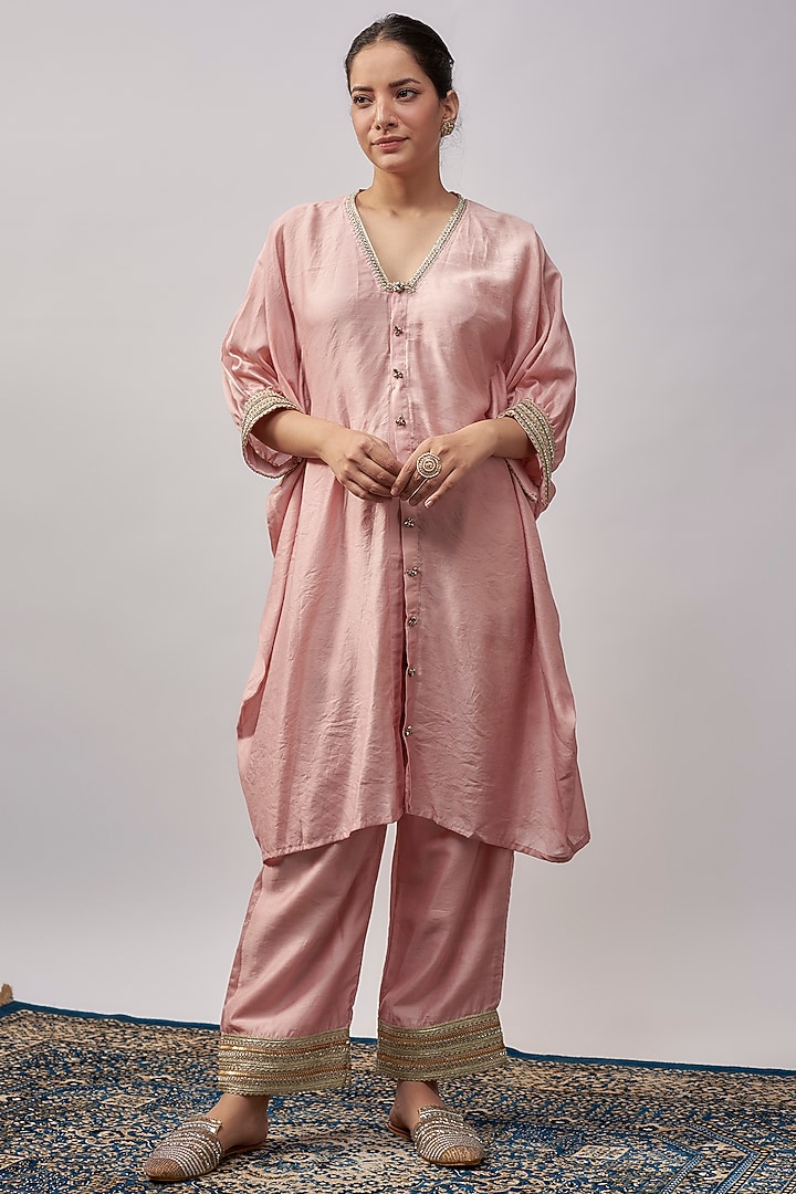 Blush Pink Chanderi Silk Cutwork Embroidered Kurta Set by Rishi & Vibhuti at Pernia's Pop Up Shop