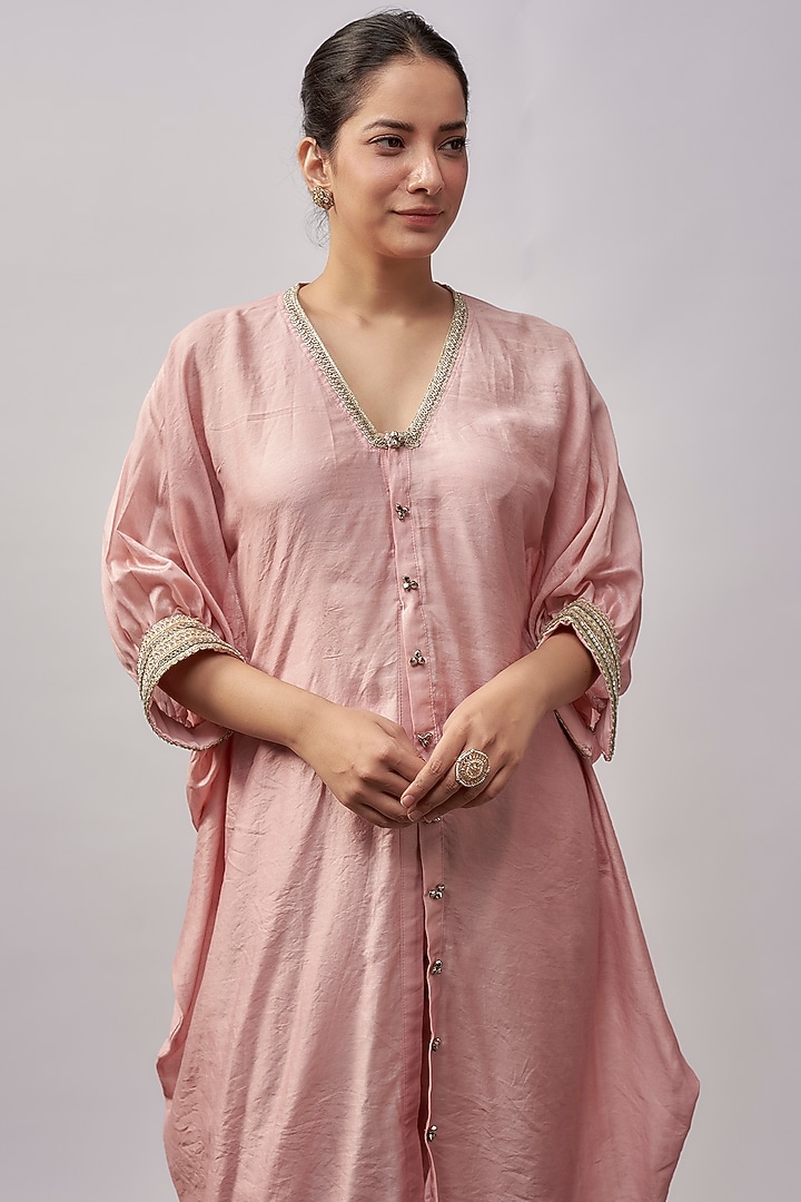Blush Pink Chanderi Silk Cutwork Embroidered Kurta Set by Rishi & Vibhuti at Pernia's Pop Up Shop