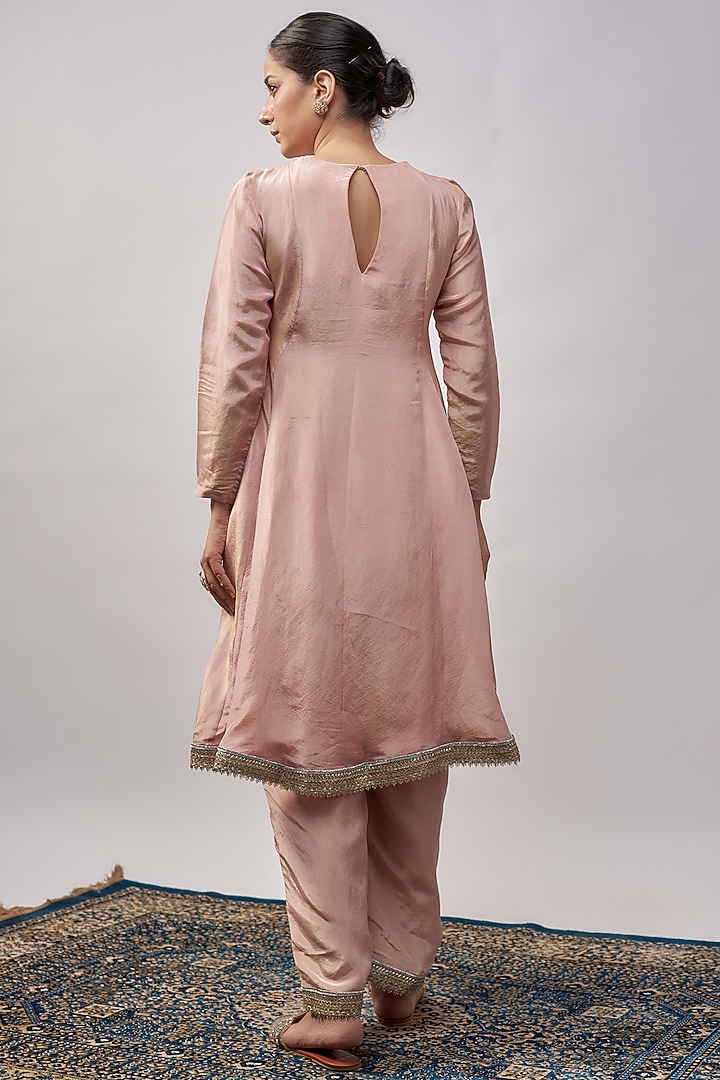 Blush Pink Chanderi Silk Cutwork Embroidered Kurta Set by Rishi & Vibhuti at Pernia's Pop Up Shop