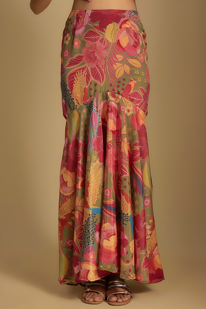 Olive Green Organza Sequins Embroidered Cape Set by Rishi & Vibhuti at Pernia's Pop Up Shop