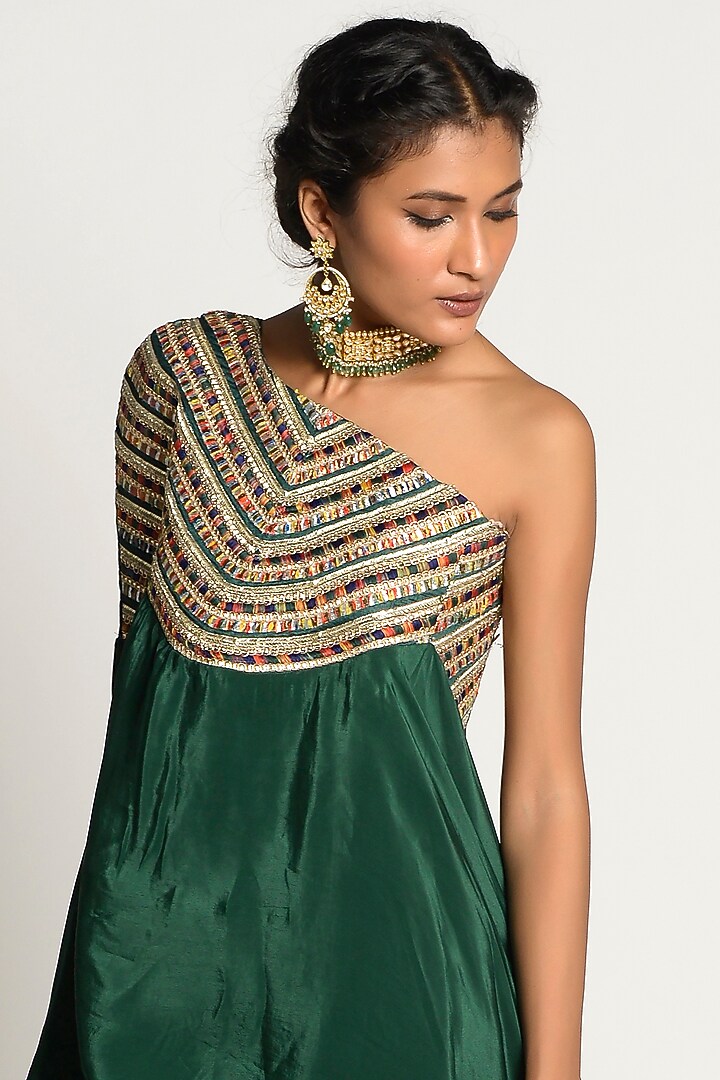 Emerald Green Cigarette Pant Set by Rishi & Vibhuti at Pernia's Pop Up Shop