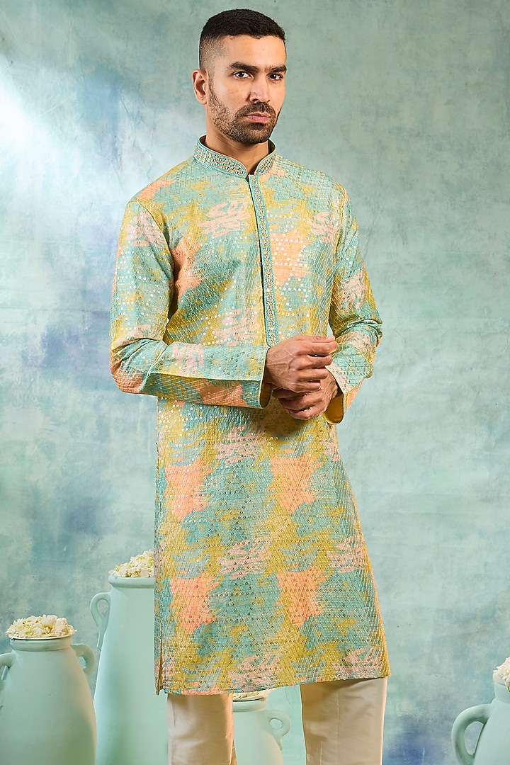 Peach Silk Thread Work Kurta Set by RIYAASAT at Pernia's Pop Up Shop