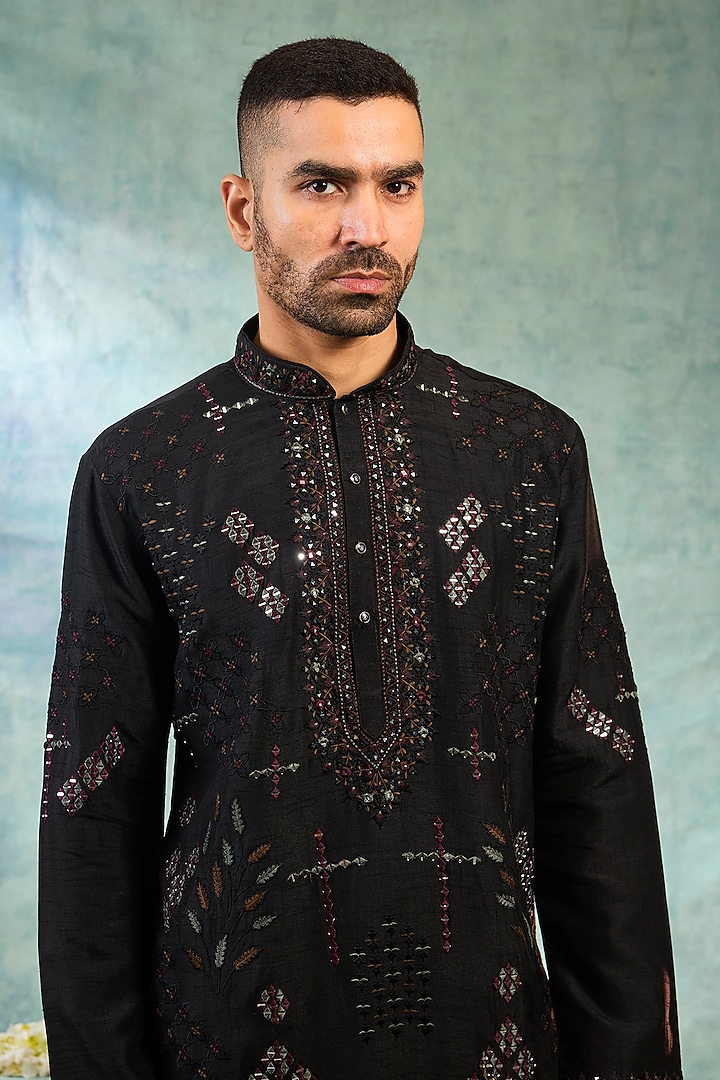 Black Silk Embroidered Kurta Set by RIYAASAT at Pernia's Pop Up Shop