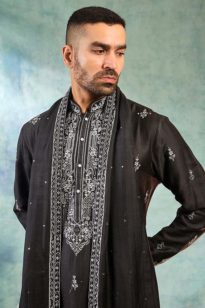 Black Silk Threadwork Kurta Set by RIYAASAT at Pernia's Pop Up Shop
