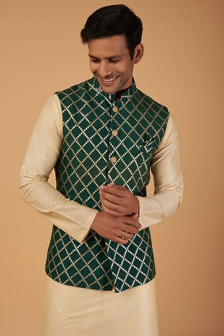 Green Silk Embroidered Bundi Set by RIYAASAT at Pernia's Pop Up Shop