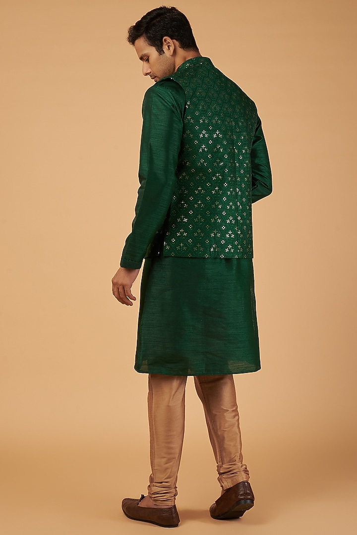 Green Silk Embroidered Bundi Set by RIYAASAT at Pernia's Pop Up Shop