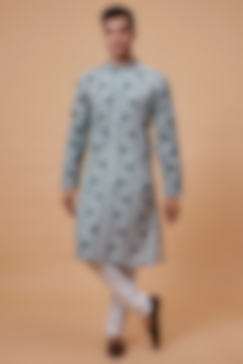 Black Lucknowi Embroidered kurta Set by RIYAASAT at Pernia's Pop Up Shop