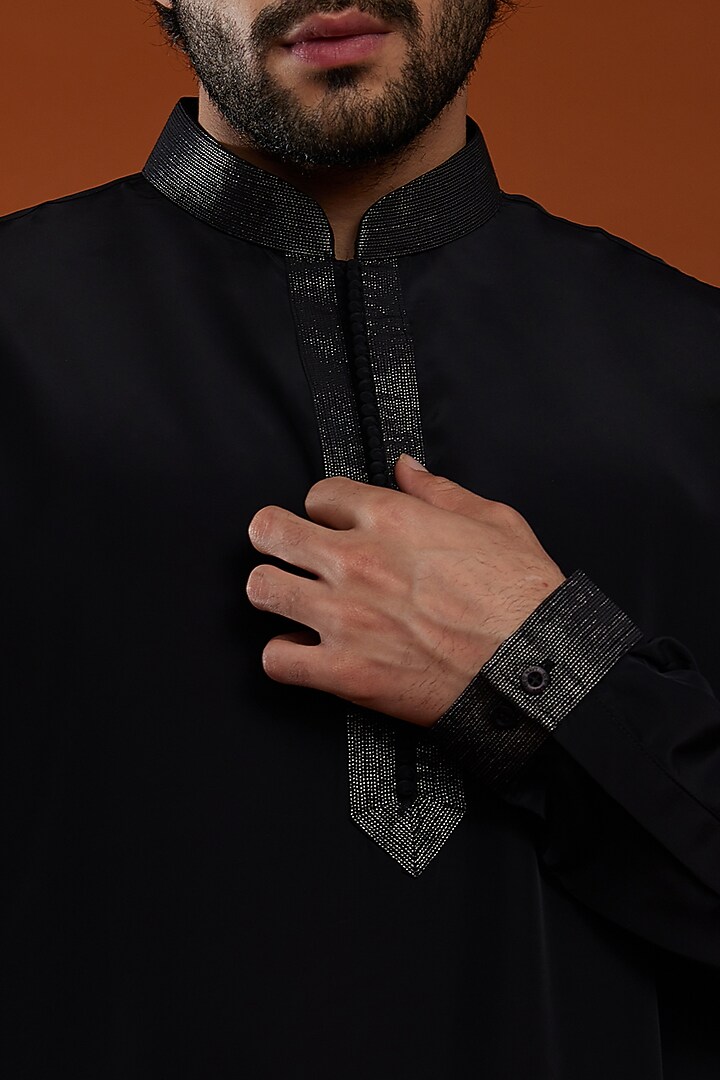 Black Silk resham Embroidered Kurta Set by RIYAASAT at Pernia's Pop Up Shop