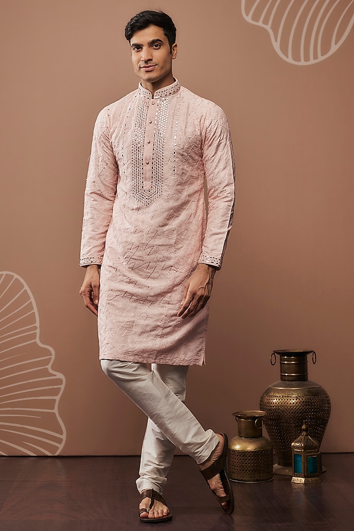 Peach Silk Hand & Machine Work Kurta Set by RIYAASAT at Pernia's Pop Up Shop