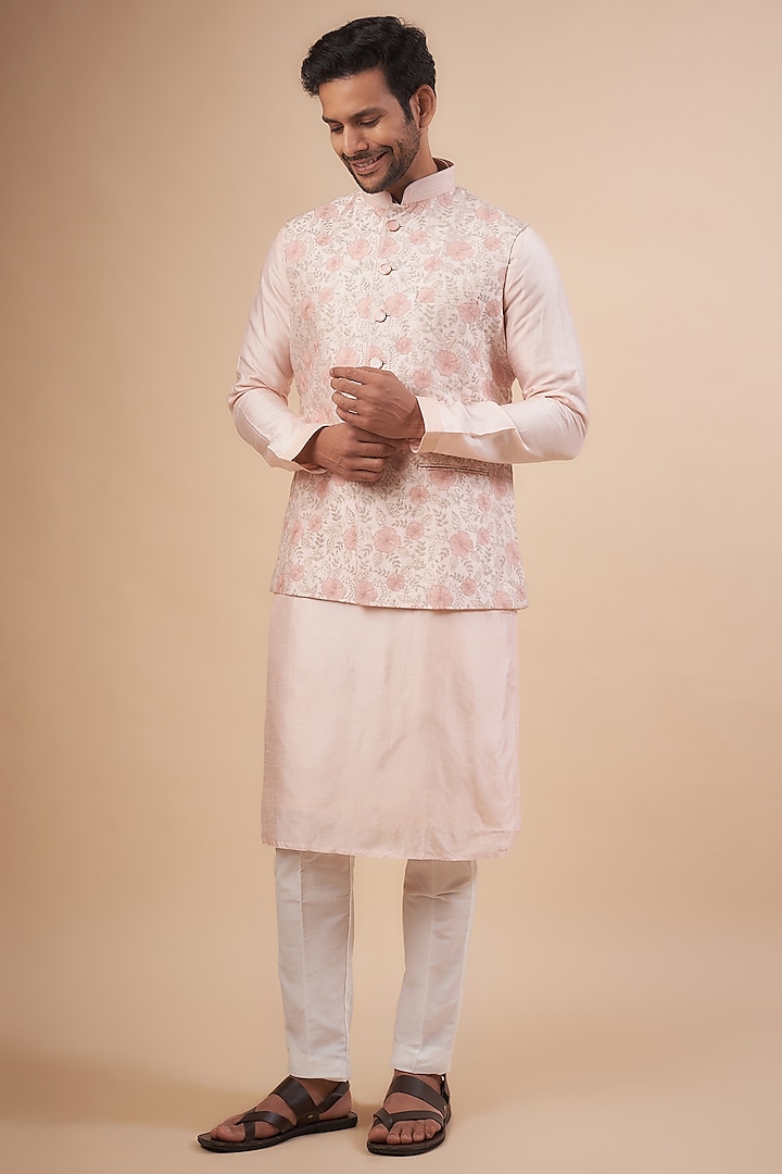 Soft Pink Silk Embroidered Bundi Jacket Set by RIYAASAT at Pernia's Pop Up Shop