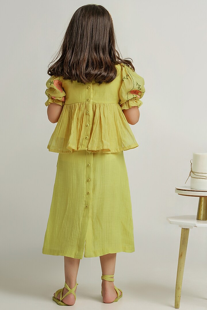 Yellow Embroidered Skirt Set For Girls by The Right Cut Kids at Pernia's Pop Up Shop
