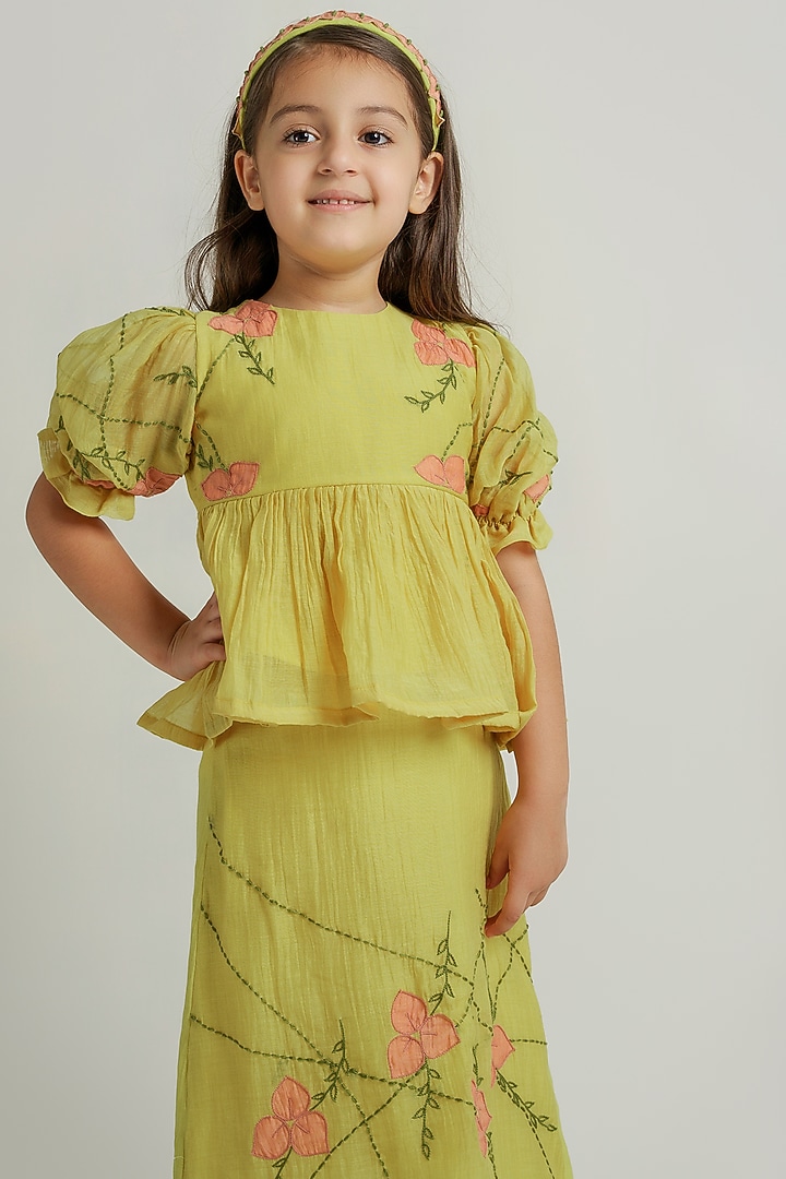 Yellow Embroidered Skirt Set For Girls by The Right Cut Kids at Pernia's Pop Up Shop
