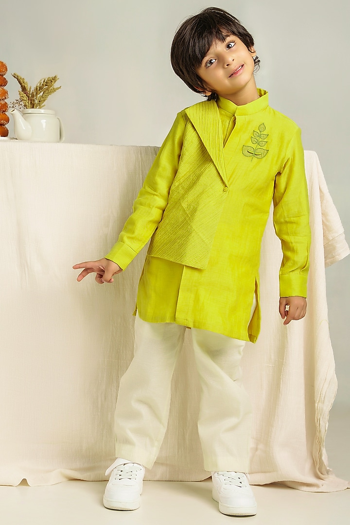 Yellow Applique Embroidered Kurta Set For Boys by The Right Cut Kids