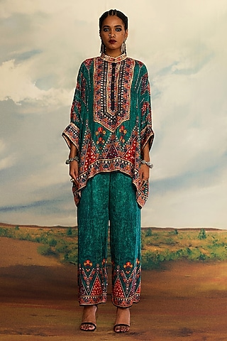 Two-Piece Crop Top And Wide-Leg Pants Set  Anthropologie Japan - Women's  Clothing, Accessories & Home