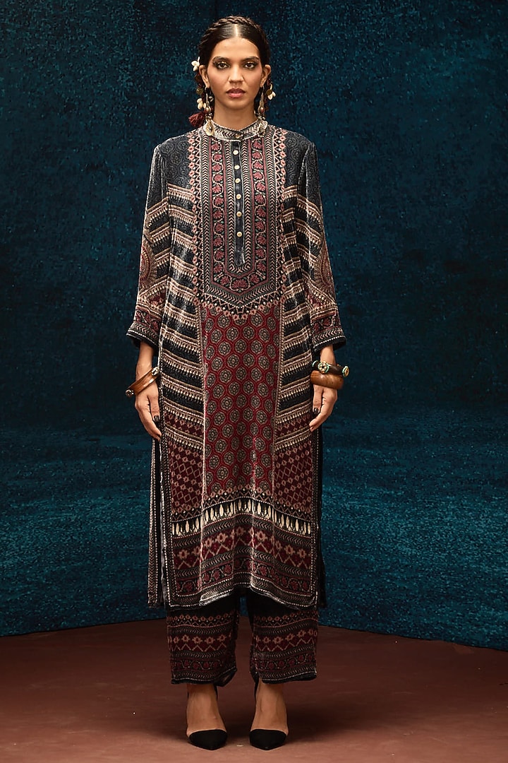 Black & Maroon Silk Velvet Printed Kurta by Rajdeep Ranawat at Pernia's Pop Up Shop