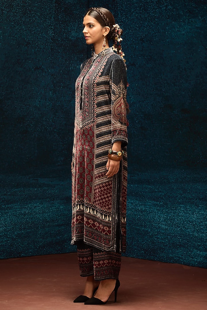 Black & Maroon Silk Velvet Printed Kurta by Rajdeep Ranawat at Pernia's Pop Up Shop