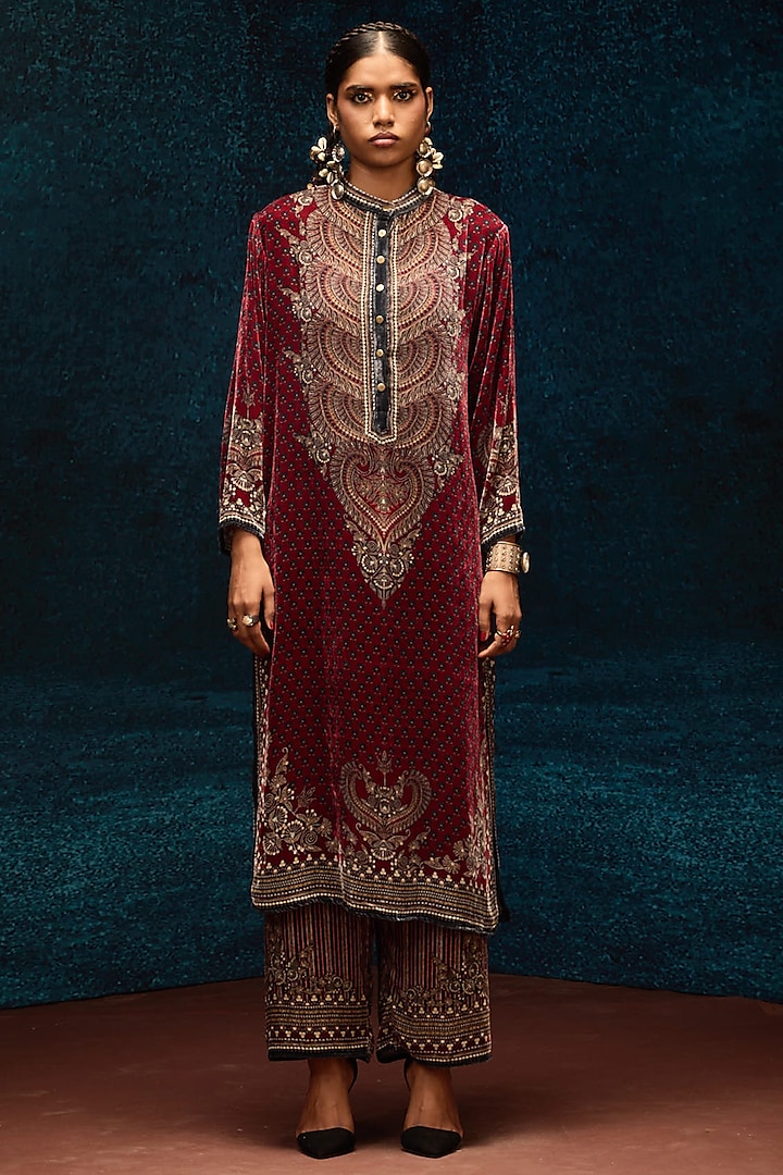 Maroon Silk Velvet Printed Kurta by Rajdeep Ranawat at Pernia's Pop Up Shop