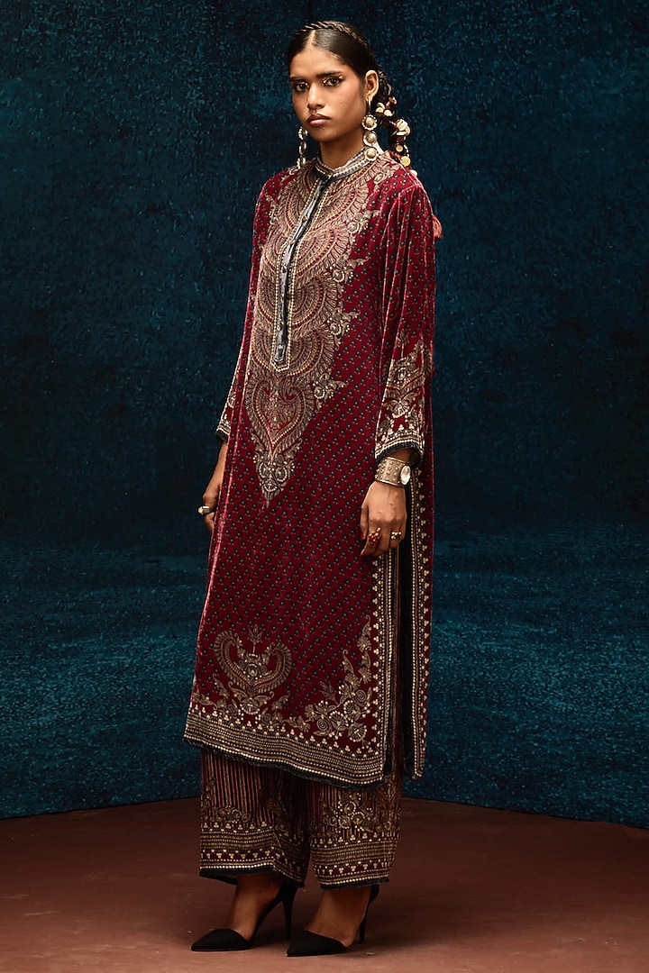 Maroon Silk Velvet Printed Kurta by Rajdeep Ranawat at Pernia's Pop Up Shop