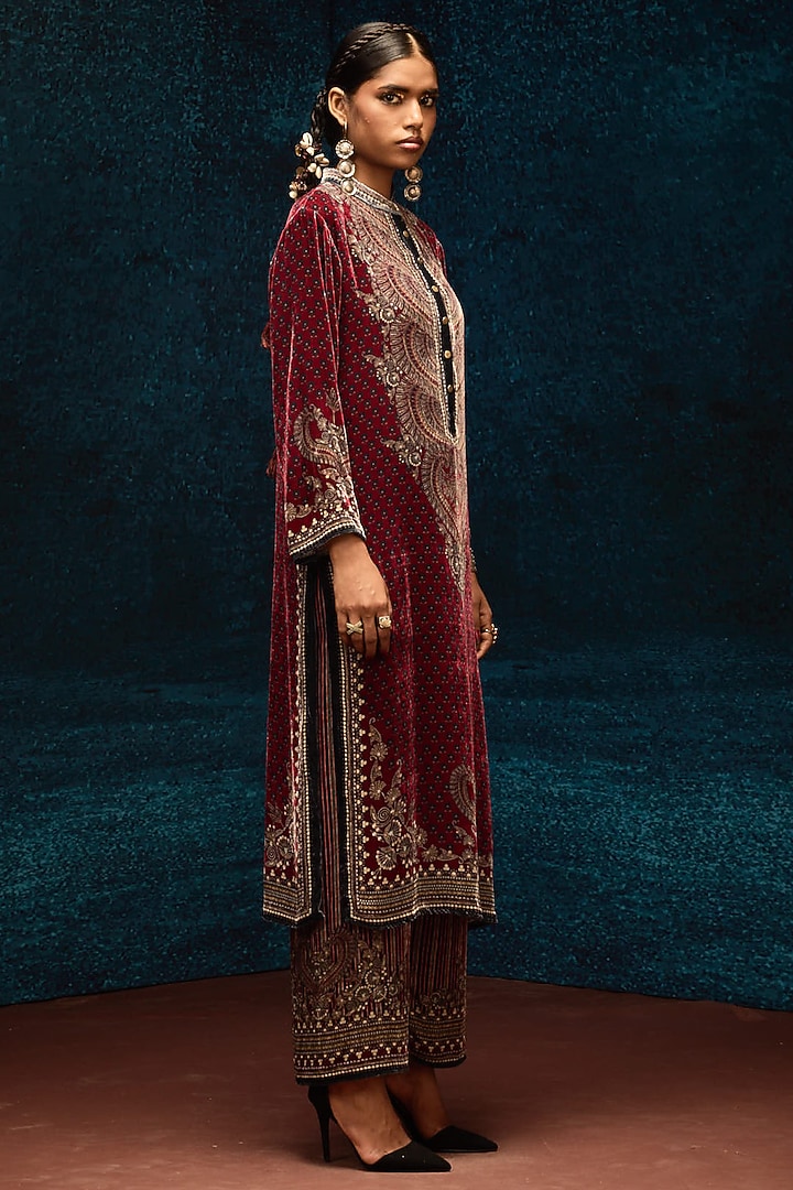 Maroon Silk Velvet Printed Kurta by Rajdeep Ranawat at Pernia's Pop Up Shop