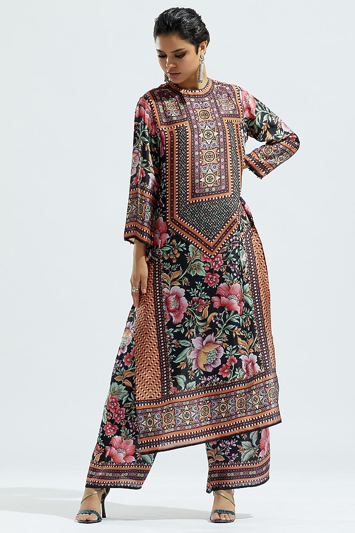 Black Silk Printed Kurta Set by Rajdeep Ranawat at Pernia's Pop Up Shop