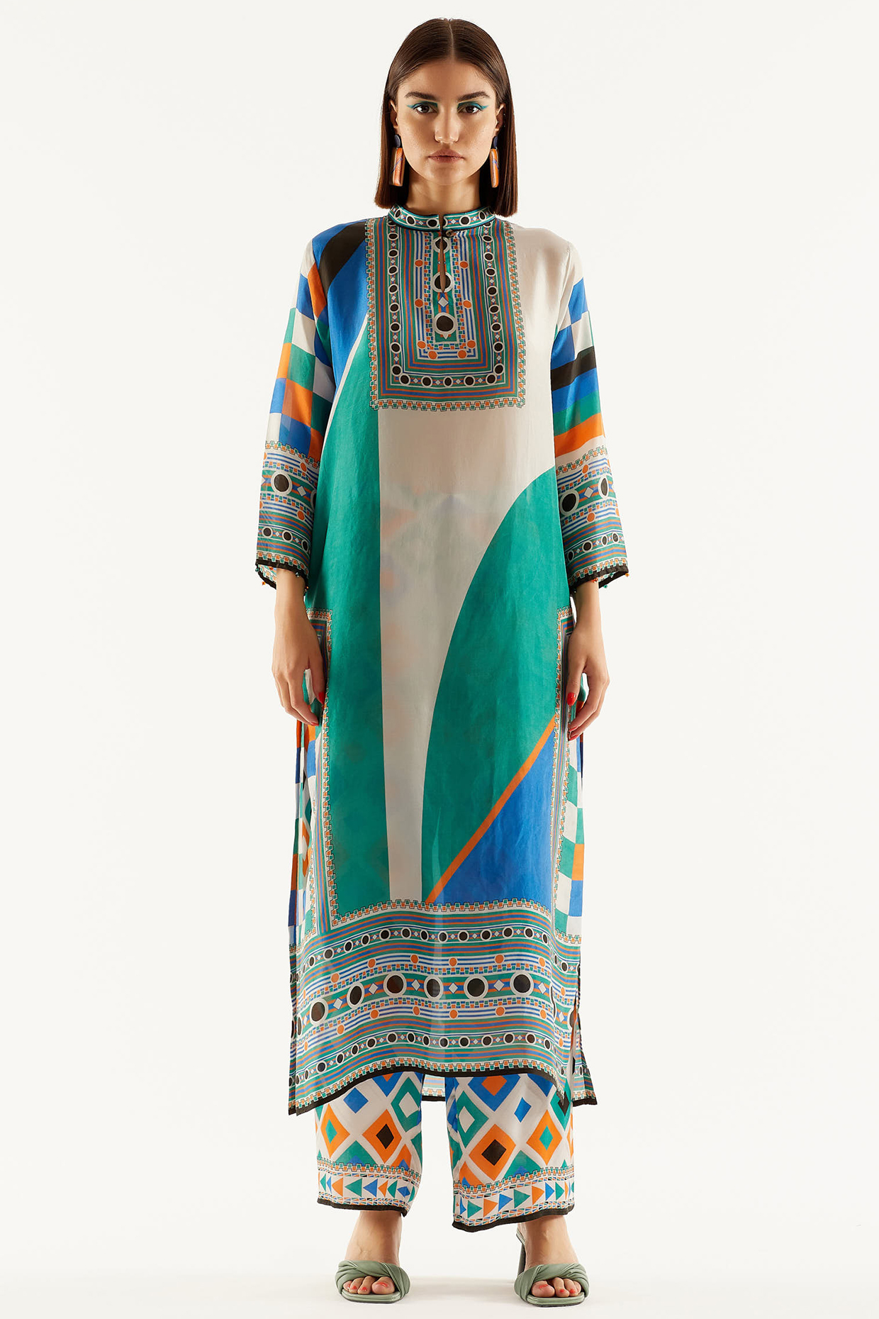 Turtle Dove Silk Kurta Set by Rajdeep Ranawat at Pernia's Pop Up Shop