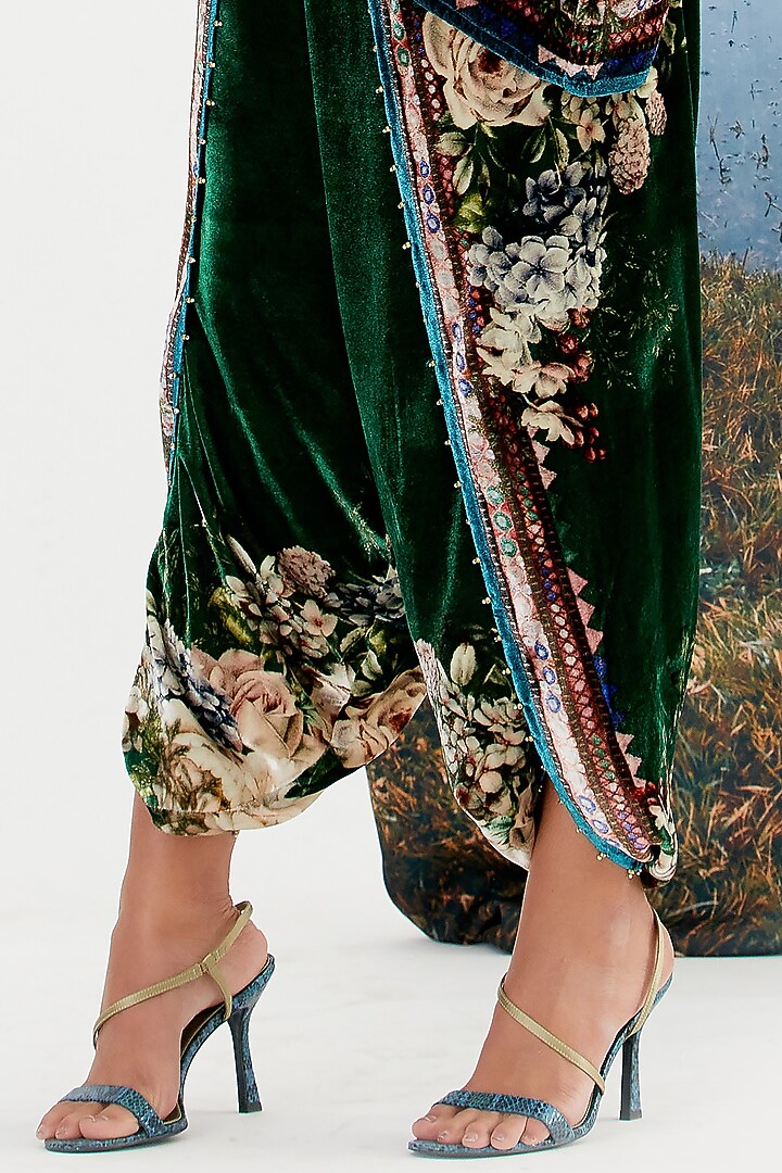 Emerald Green Embroidered Tunic by Rajdeep Ranawat at Pernia's Pop Up Shop