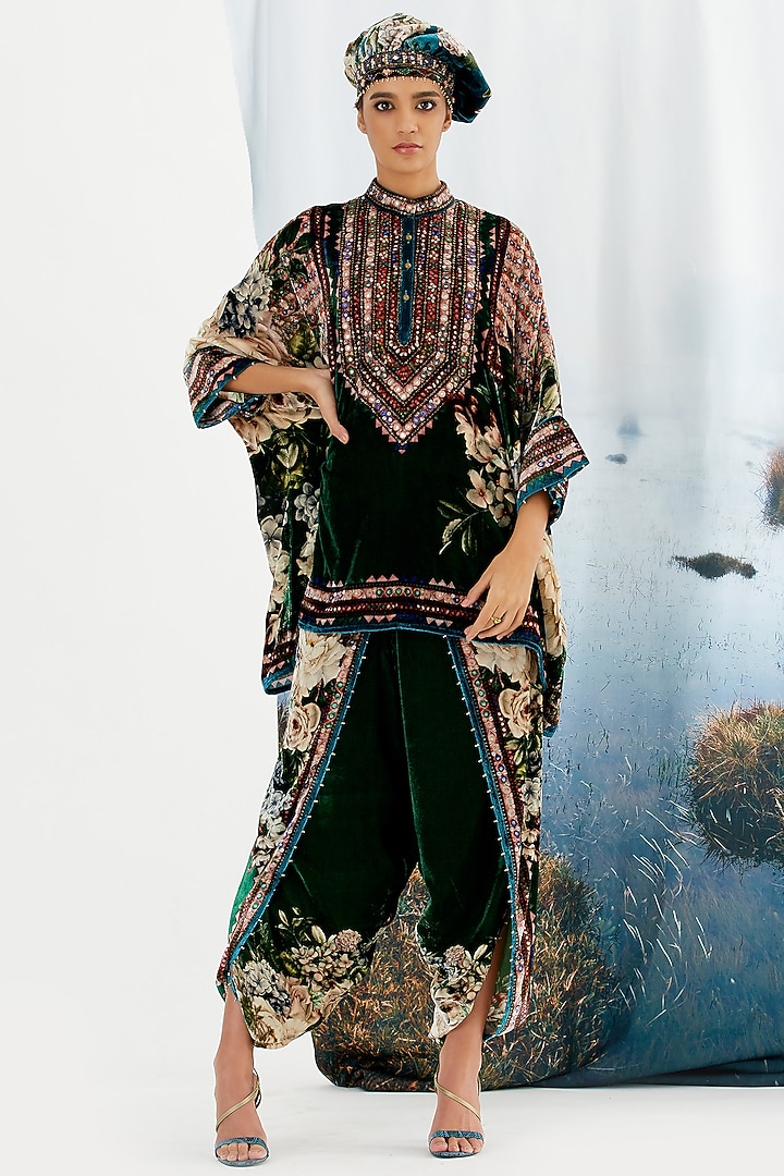 Emerald Green Embroidered Tunic by Rajdeep Ranawat at Pernia's Pop Up Shop