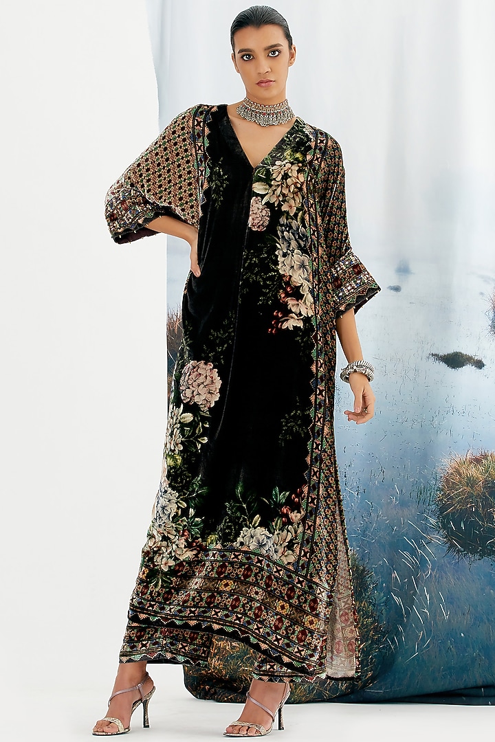 Black Velvet Embroidered Tunic by Rajdeep Ranawat at Pernia's Pop Up Shop