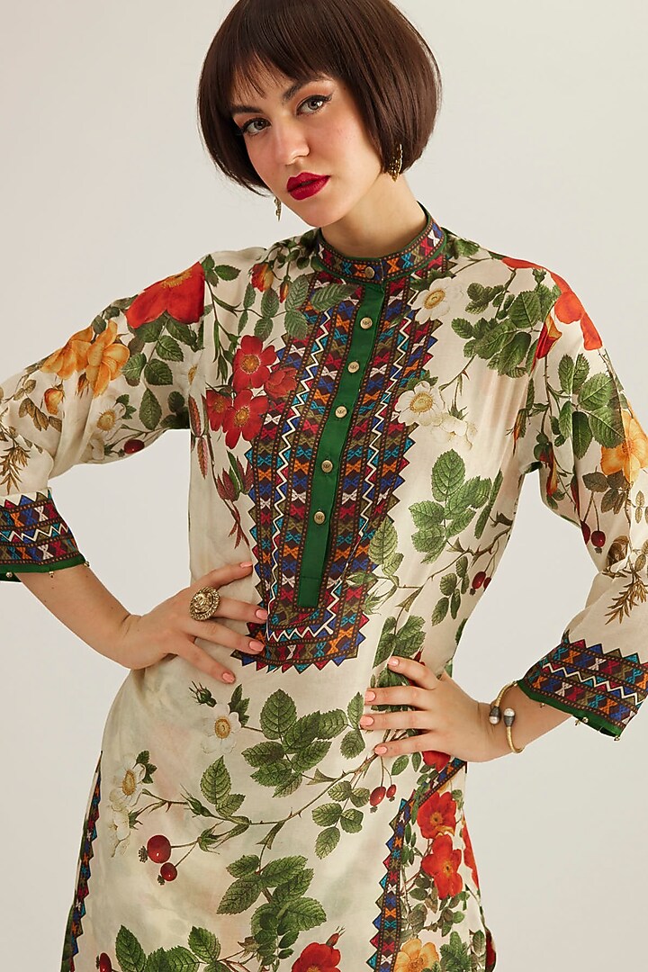 Ivory & Emerald Silk Printed Kurta by Rajdeep Ranawat at Pernia's Pop Up Shop
