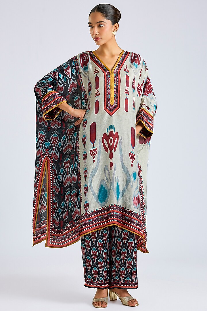 Egg-Shell White Silk Printed Tunic Set by Rajdeep Ranawat at Pernia's Pop Up Shop