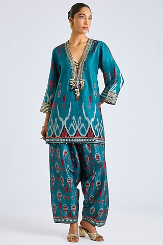 Turquoise Silk Dupion Printed Kurta Set by Rajdeep Ranawat